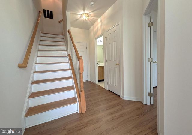 25015 RIDING CENTER DR, Chantilly, VA 20152