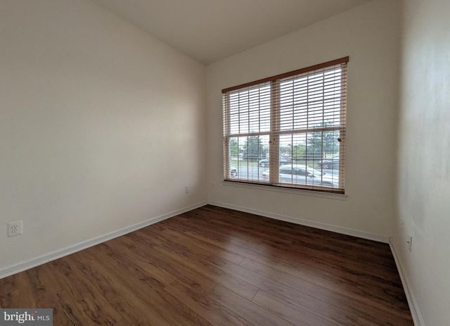 25015 RIDING CENTER DR, Chantilly, VA 20152