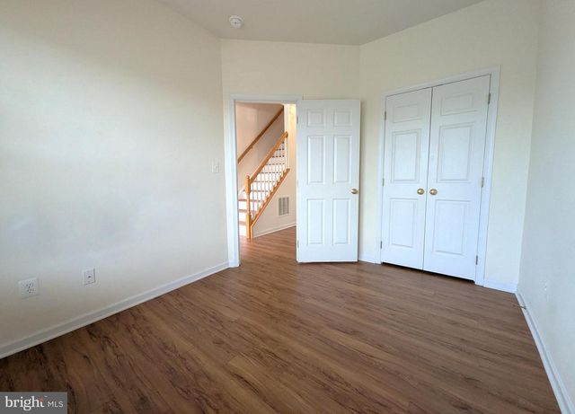 25015 RIDING CENTER DR, Chantilly, VA 20152
