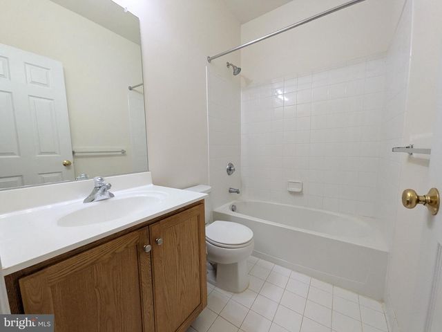 25015 RIDING CENTER DR, Chantilly, VA 20152
