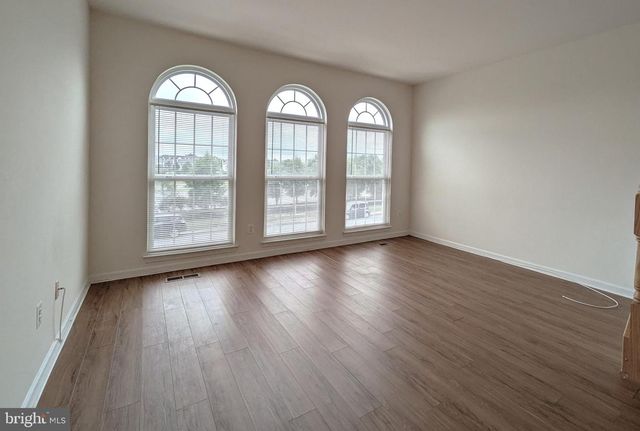 25015 RIDING CENTER DR, Chantilly, VA 20152