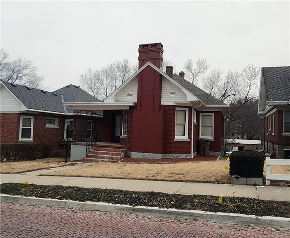 309 N 12th Street, Atchison, KS 66002