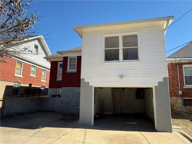 309 N 12th Street, Atchison, KS 66002