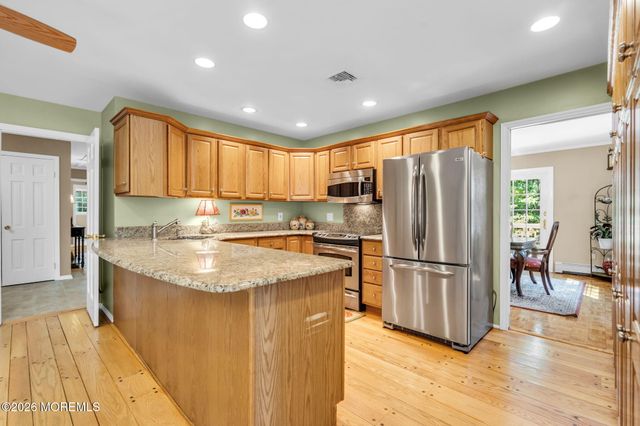 200 Pelican Road, Middletown, NJ 07748