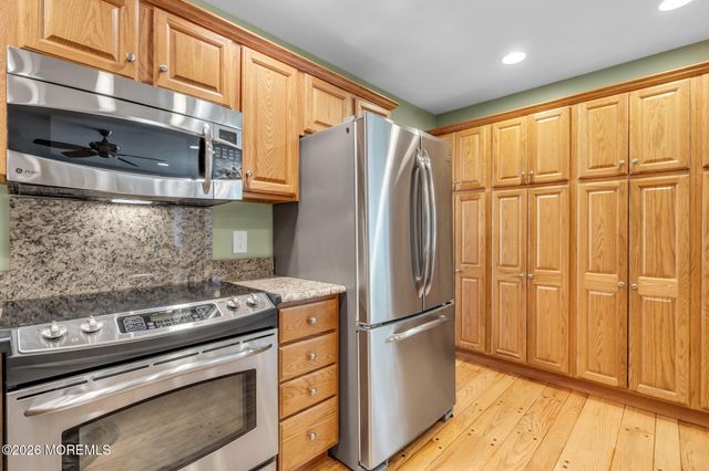 200 Pelican Road, Middletown, NJ 07748