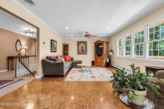 200 Pelican Road, Middletown, NJ 07748