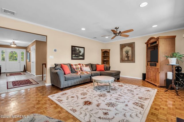 200 Pelican Road, Middletown, NJ 07748