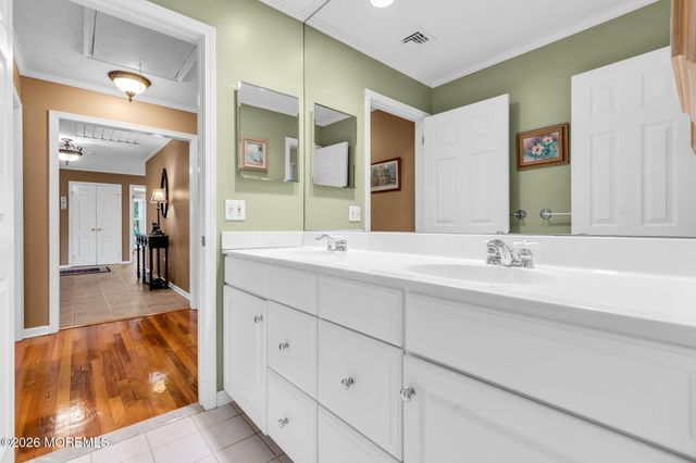 200 Pelican Road, Middletown, NJ 07748