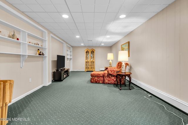 200 Pelican Road, Middletown, NJ 07748