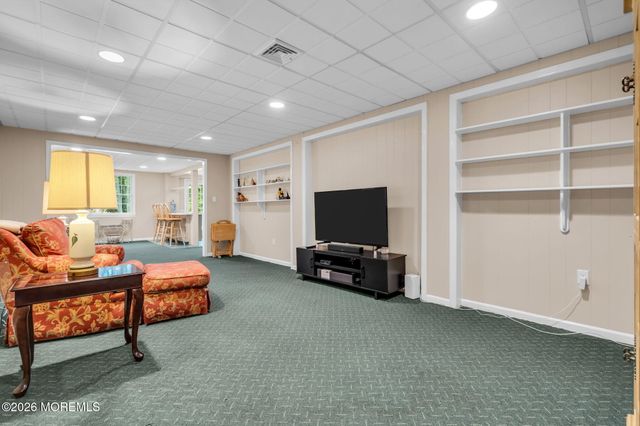 200 Pelican Road, Middletown, NJ 07748