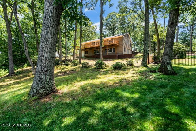 200 Pelican Road, Middletown, NJ 07748