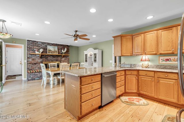 200 Pelican Road, Middletown, NJ 07748