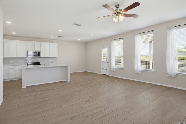10803 Airman Dr, Converse, TX 78109
