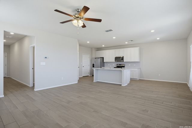 10803 Airman Dr, Converse, TX 78109