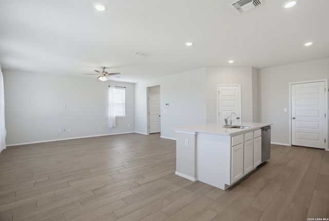 10803 Airman Dr, Converse, TX 78109