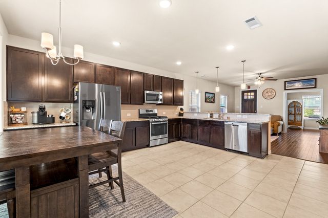 4207 Whispering Willow Way, Arlington, TX 76005