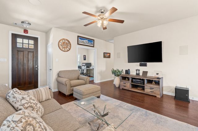 4207 Whispering Willow Way, Arlington, TX 76005