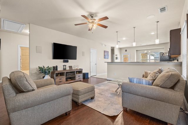 4207 Whispering Willow Way, Arlington, TX 76005