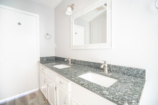 5214 Lodge Creek Drive, Houston, TX 77066