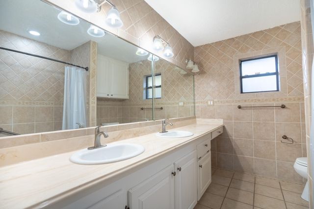 5214 Lodge Creek Drive, Houston, TX 77066