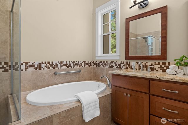 3113 Emerald Lane, Gig Harbor, WA 98335