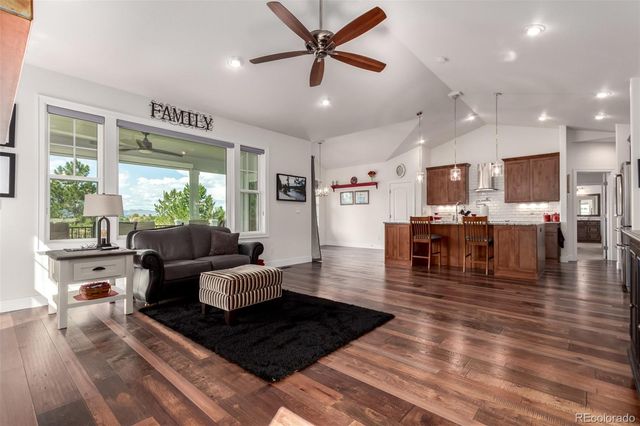 909 signal Court, Timnath, CO 80547