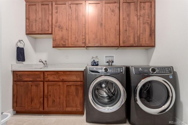 909 signal Court, Timnath, CO 80547