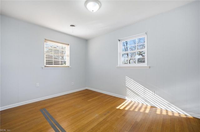 39 Longwood DR, Hampton, VA 23669