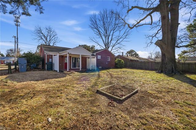 39 Longwood DR, Hampton, VA 23669