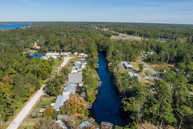 102 LANDMARK Avenue, Satsuma, FL 32189