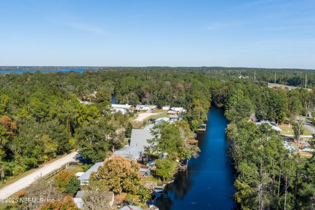 102 LANDMARK Avenue, Satsuma, FL 32189