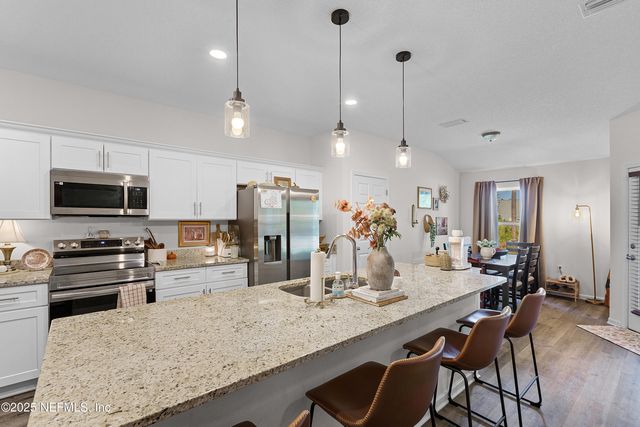 102 LANDMARK Avenue, Satsuma, FL 32189