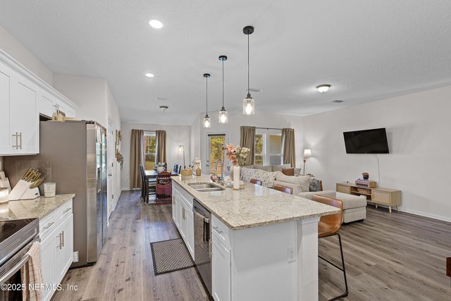 102 LANDMARK Avenue, Satsuma, FL 32189