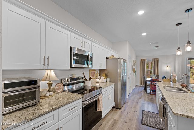 102 LANDMARK Avenue, Satsuma, FL 32189