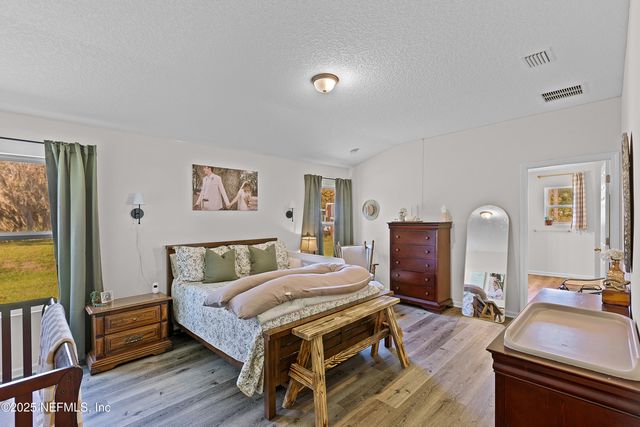 102 LANDMARK Avenue, Satsuma, FL 32189