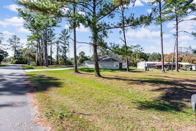 102 LANDMARK Avenue, Satsuma, FL 32189