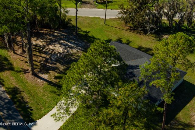 102 LANDMARK Avenue, Satsuma, FL 32189