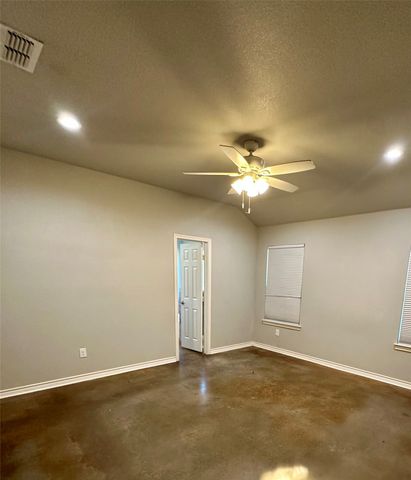 134 Dennis Drive, Azle, TX 76020