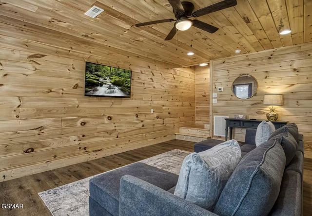 3136 Thomas Headrick Road, Sevierville, TN 37862