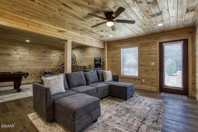 3136 Thomas Headrick Road, Sevierville, TN 37862