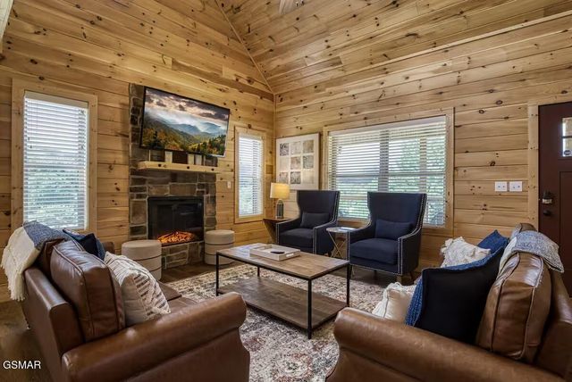 3136 Thomas Headrick Road, Sevierville, TN 37862