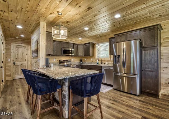 3136 Thomas Headrick Road, Sevierville, TN 37862