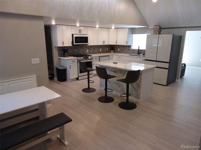 370 Adams Road, Saginaw, MI 48609