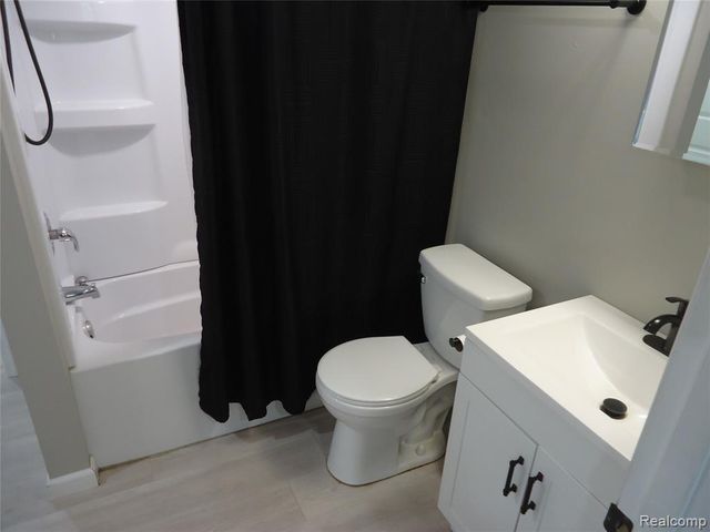 370 Adams Road, Saginaw, MI 48609