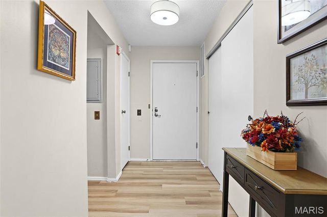514 Coeur De Royale Drive 101, St Louis, MO 63141