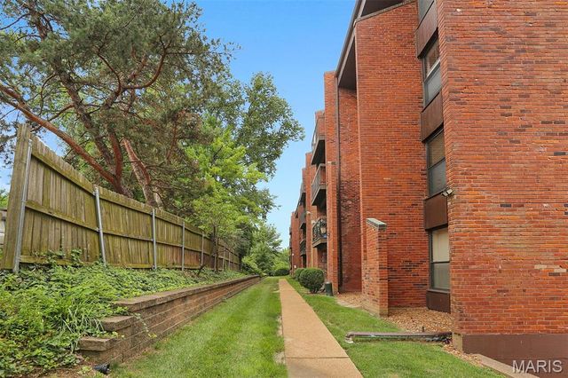 514 Coeur De Royale Drive 101, St Louis, MO 63141