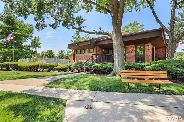 514 Coeur De Royale Drive 101, St Louis, MO 63141