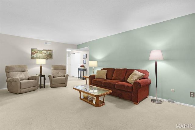 514 Coeur De Royale Drive 101, St Louis, MO 63141