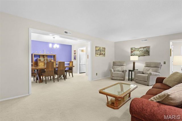 514 Coeur De Royale Drive 101, St Louis, MO 63141