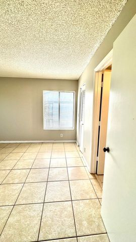 1007 GREEN PINE Boulevard A3, West Palm Beach, FL 33409